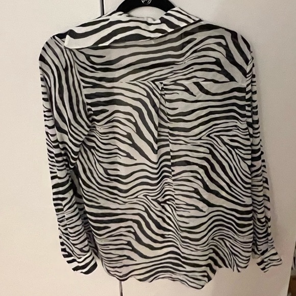 PRINCESS POLLY ZEBRA PRINT BUTTON DOWN. NEVER WORN. Size 0. - Picture 3 of 4